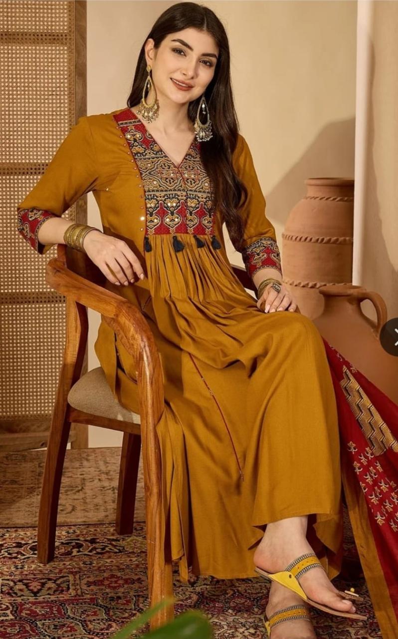 ELEGANT FLAIRED SUIT | THE PERFECT TRADITIONAL WEAR |