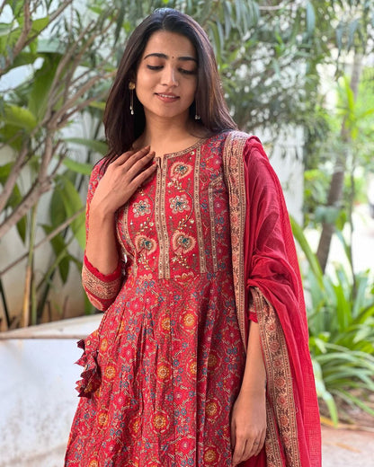 Saganeri Grace – Elegant Red Anarkali Kurta Set (Cotton)