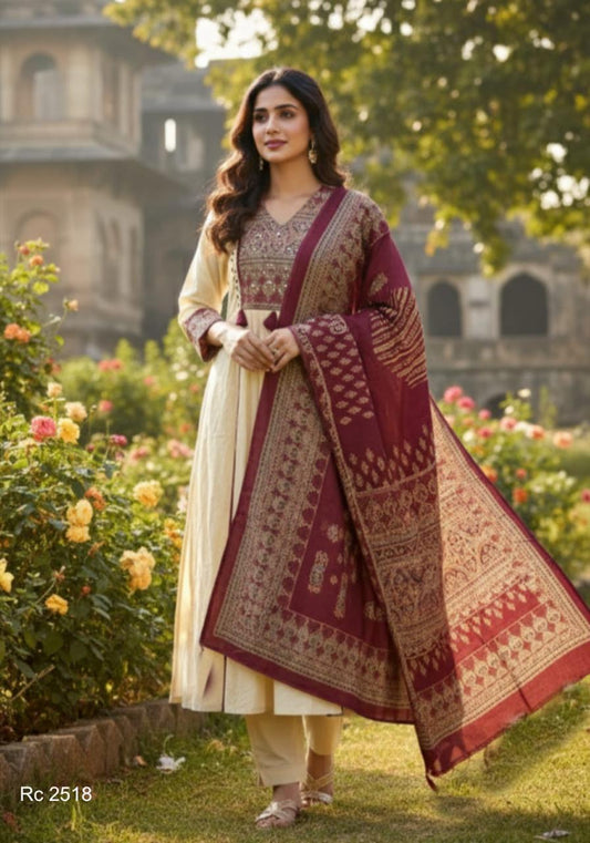 ELEGANT FLAIRED SUIT | THE PERFECT OF TRADITIONAL WEAR |