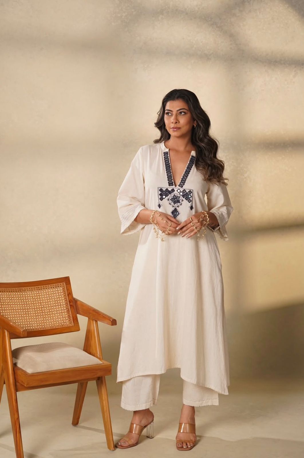 Handcrafted Aari Embroidery Kurti Set for Festive Occasions | Muntahaa