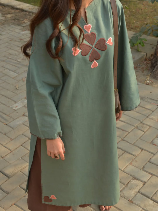 Comfortable and classy kurti set |