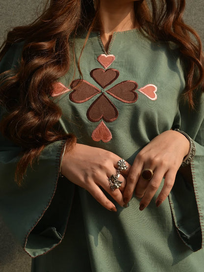 Comfortable and classy kurti set |